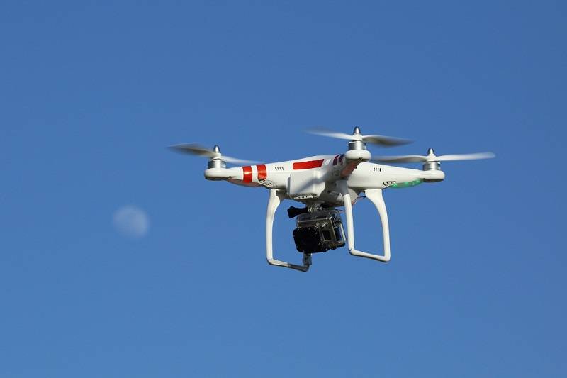 Salerno, usano il drone per consegnare la droga ai carcerati