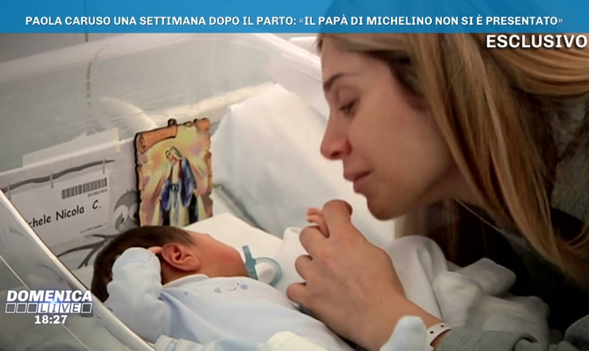 Paola Caruso in lacrime per l'indifferenza dell'ex al parto