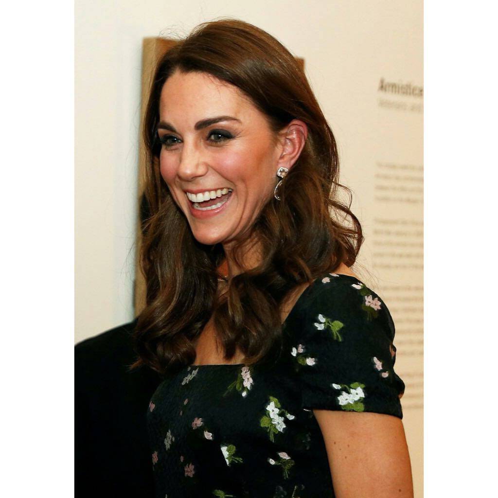 Kate Middleton ricicla e modifica un abito d'alta moda di Alexander McQueen