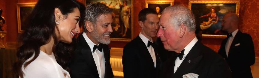 Principe Carlo a cena con Clooney. Ma Meghan è la grande assente