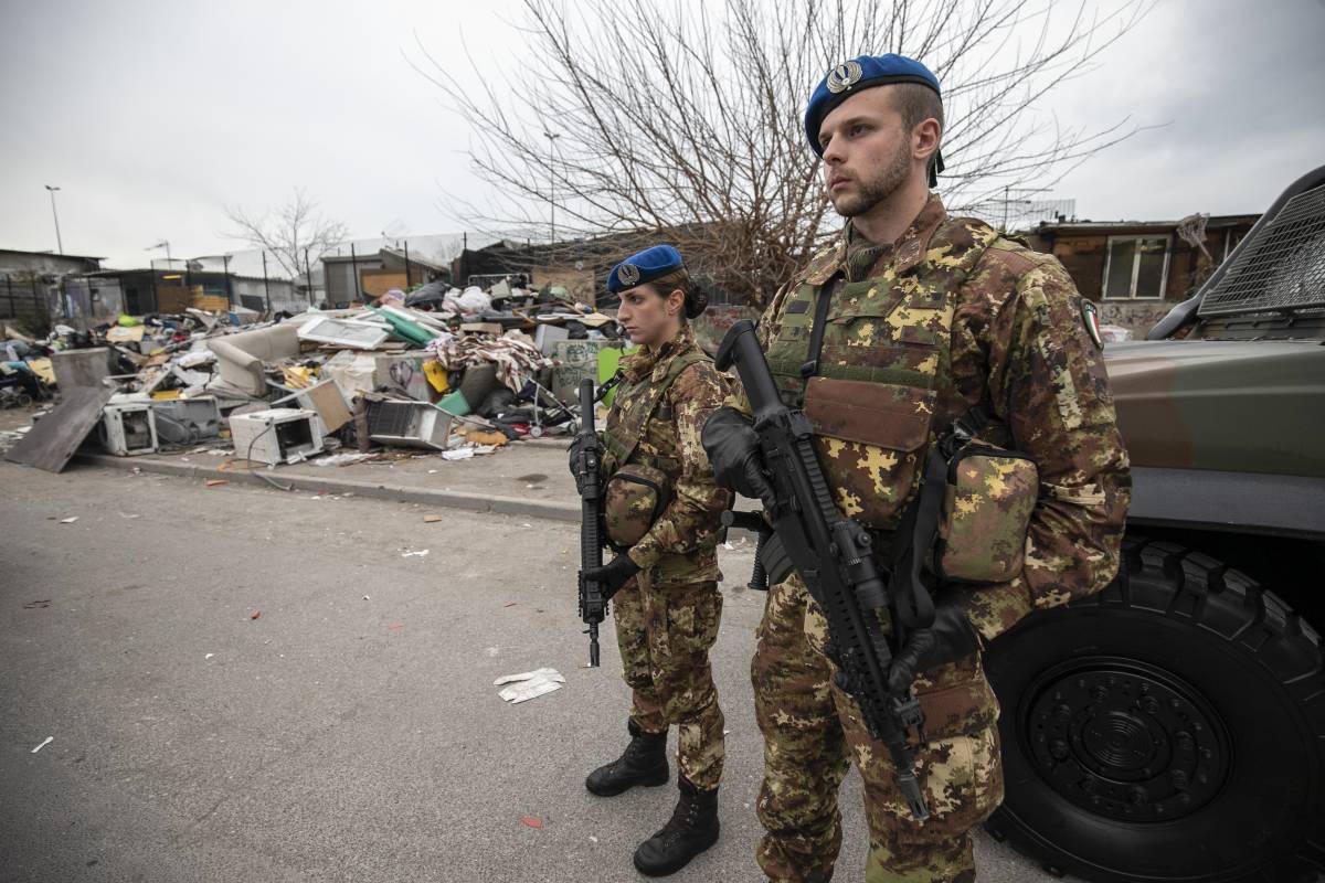 L'esercito lascia il campo rom: la delusione dei residenti