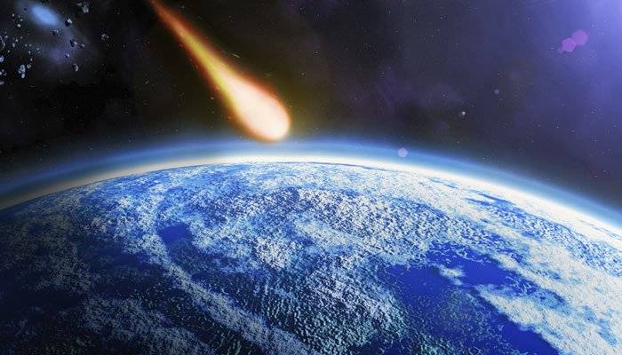 Un asteroide contro la Terra: aerei sfiorati, salvati dal mare
