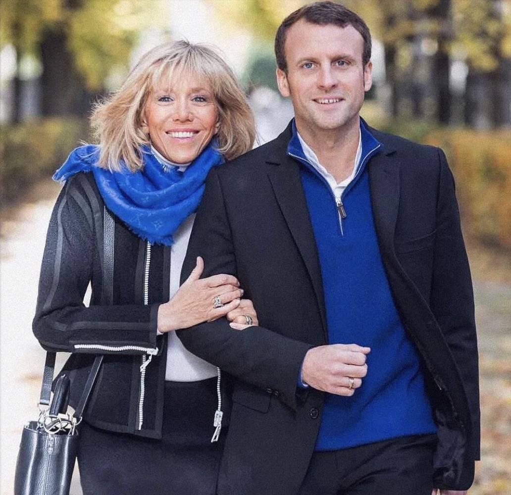 Il cane di Macron fa sorridere la Francia