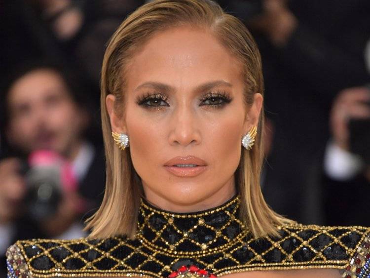 Jennifer Lopez si regala una borsa di Hermes in coccodrillo himalayano da 100mila dollari