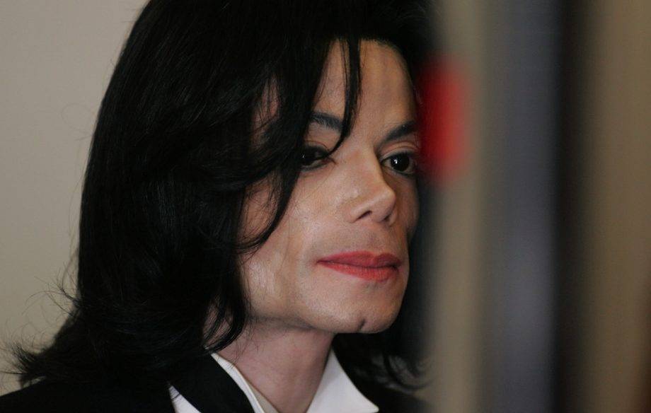 Los Angeles, museo rimuove dal suo catalogo gli abiti di Michael Jackson 