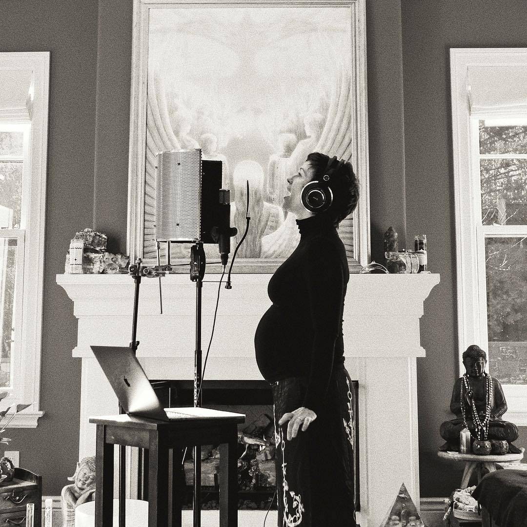 La cantante Alanis Morissette è incinta per la terza volta