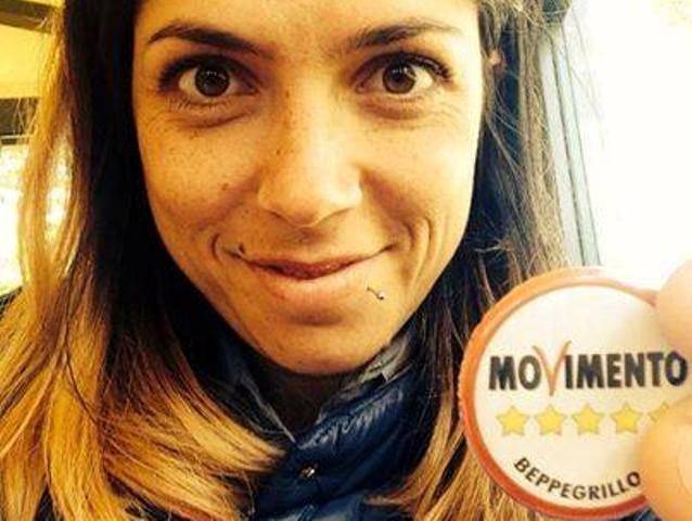 Da Lega al M5S e ritorno: un'ex grillina nella giunta del sindaco leghista a Massa