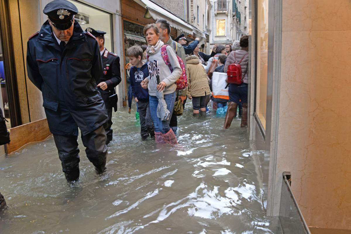 Acqua alta a Venezia: più di così solo nel 1936