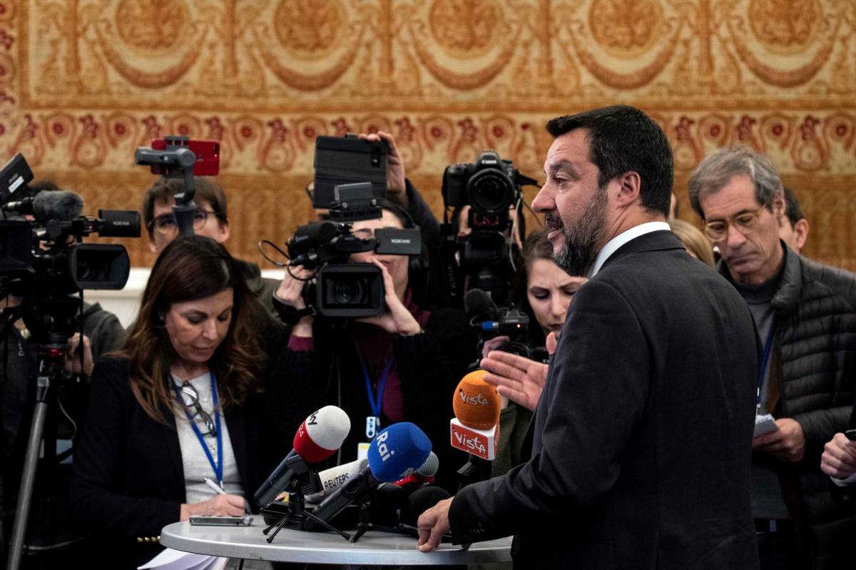 Salvini non esclude la crisi. Rixi: "Così si voterà a giugno"