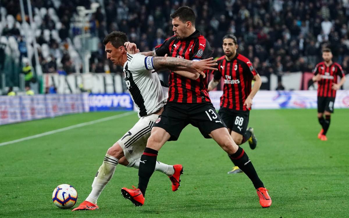 Milan furioso con Fabbri: tifosi rossoneri scatenati contro la Juve