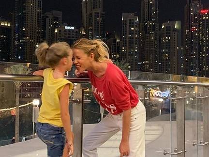 Alessia Marcuzzi a Dubai con la figlia Mia, ma il web insorge: “Viziate di m..."