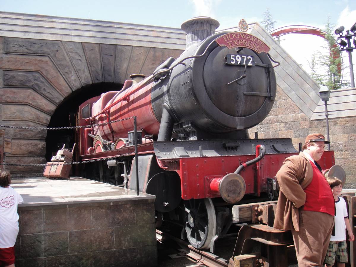 L'Hogwarts Express torna in servizio per tutti i fan di Harry Potter