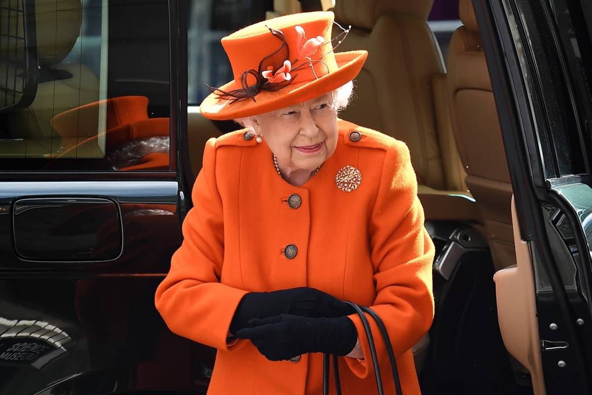 A 93 anni la regina Elisabetta cavalca ancora