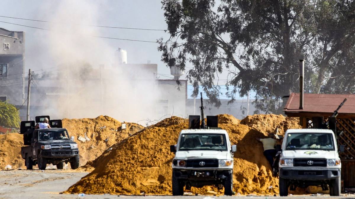 Haftar non sfonda, truppe bloccate fuori Tripoli