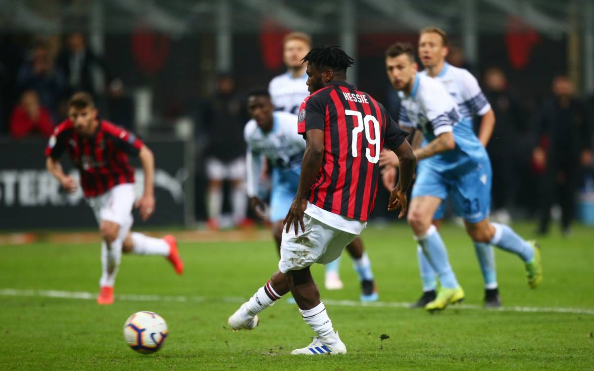 Milan di rigore contro la Lazio: Kessié sigla l'1-0. Rossoneri quarti
