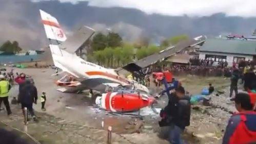 Nepal. Aereo si scontra con un elicottero. Tre Morti e quattro feriti 