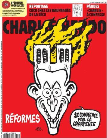 L'ironia di Charlie Hebdo: Macron con Notre Dame al posto dei capelli
