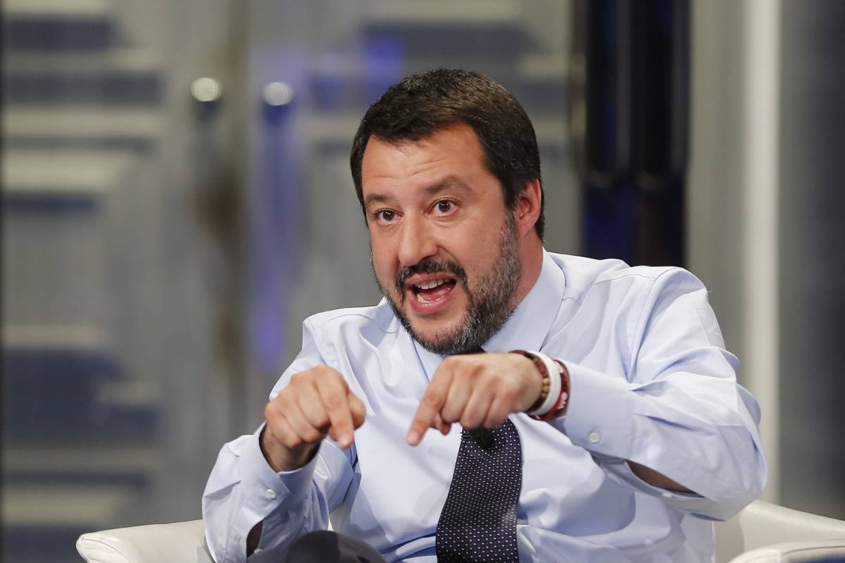 Salvini sfida l'M5S: "Se ha tempo, porti idee al Viminale"