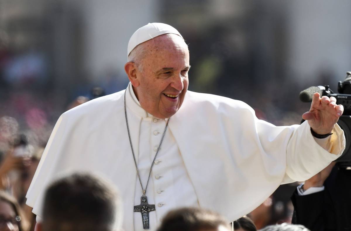 Papa Francesco ai parrucchieri: "No al chiacchiericcio"