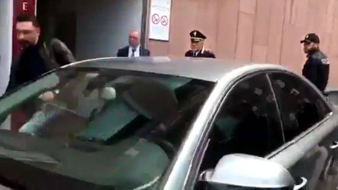 Berlusconi al San Raffaele: il fratello Paolo e Lapo Elkann incontrano il Cavaliere