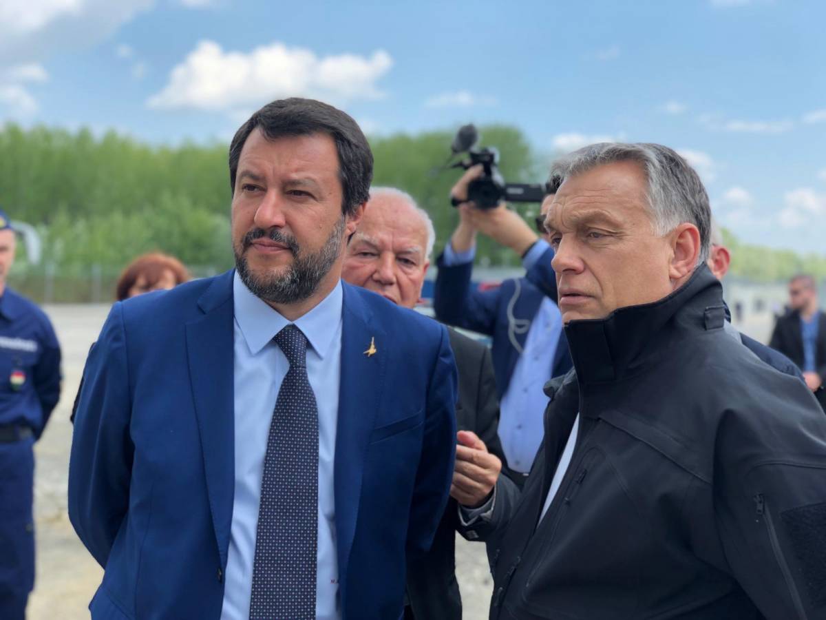 Orban porta Salvini al confine ungherese: ​"Così ci difendiamo dai migranti"