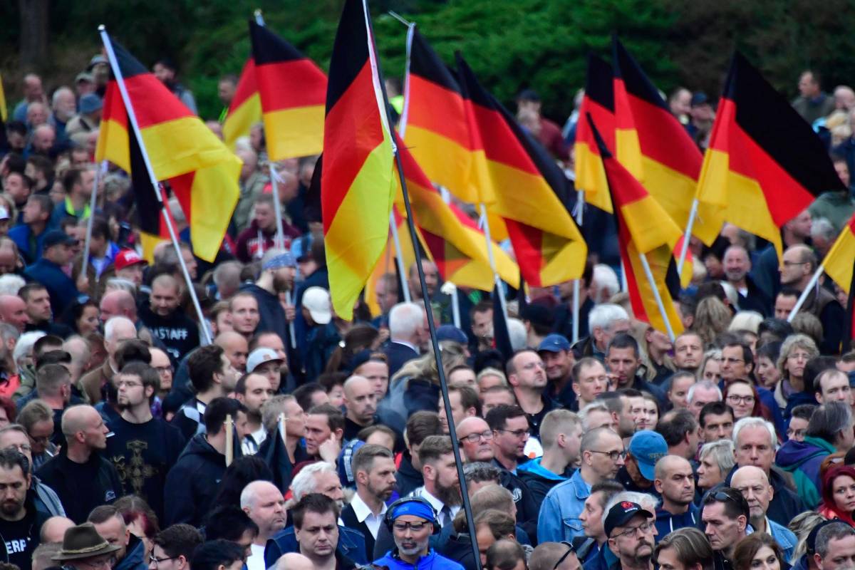 "Oltre 12mila sono violenti": allarme nazi in Germania