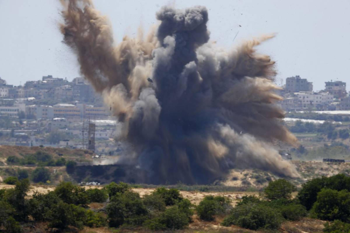 Israele bombarda Gaza dopo i missili lanciati da Hamas
