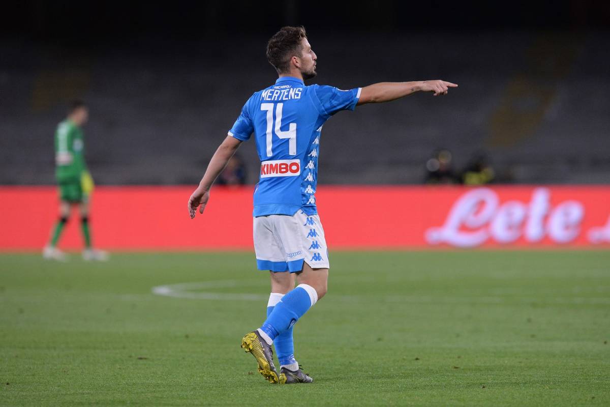Il Napoli vince in rimonta contro il Cagliari: 2-1 al cardiopalma al San Paolo