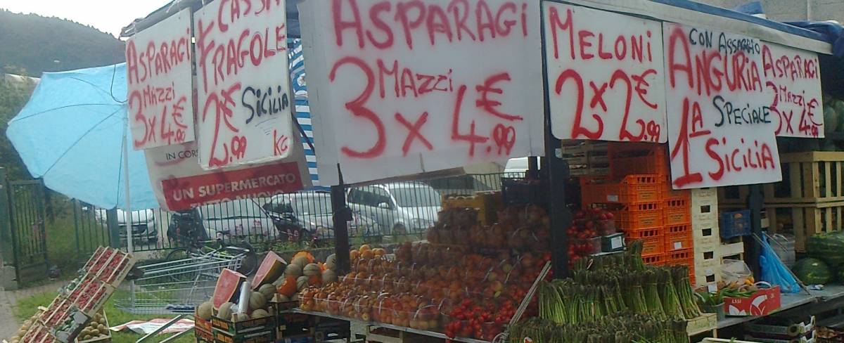 Multa da 5000 euro al melonaro abusivo: sequestrati quintali di cibo