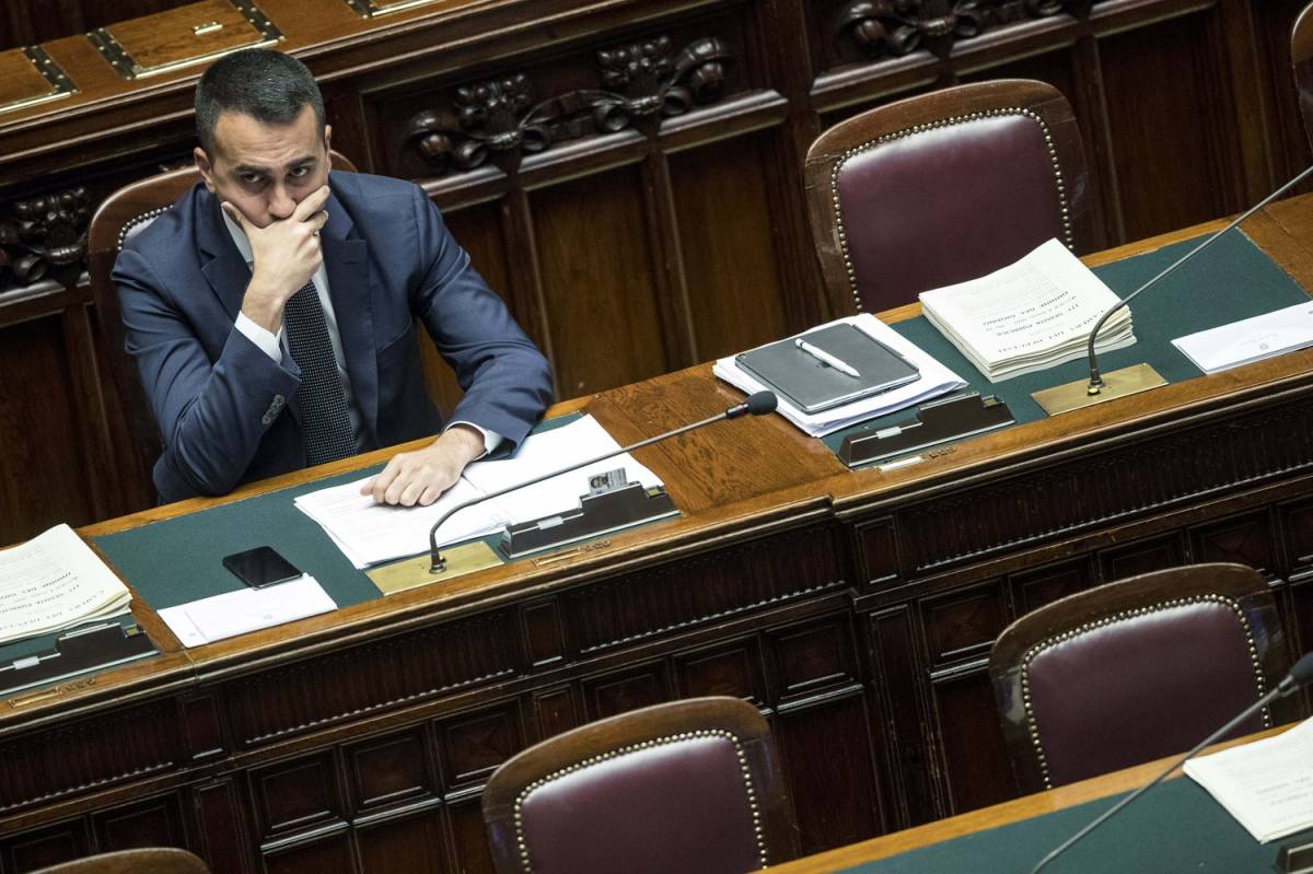 Di Maio va al "processo farsa" blindato da Casaleggio e Grillo