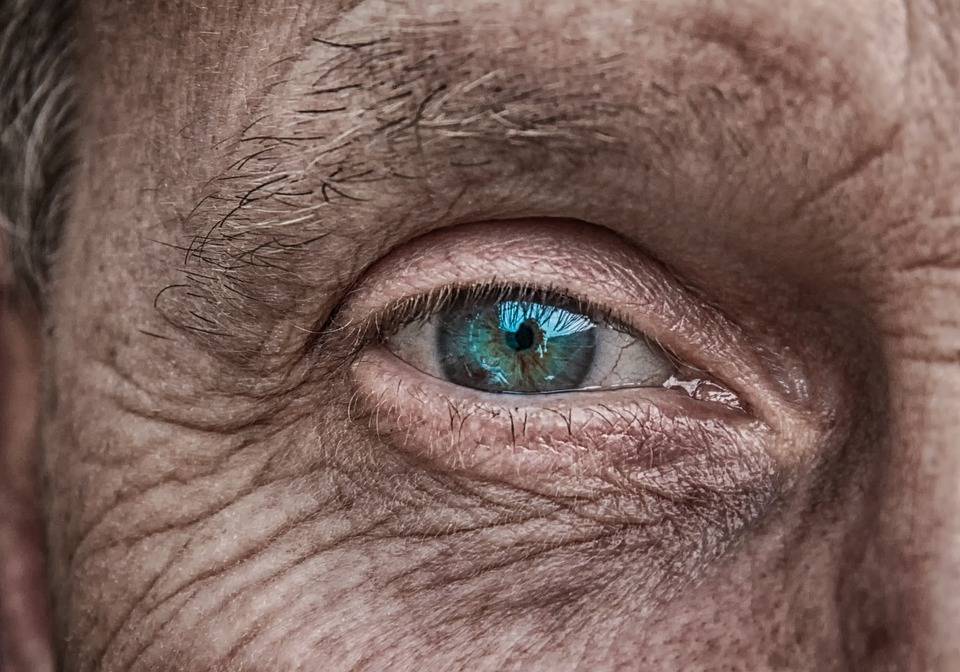 Glaucoma: in arrivo collirio ricavato dal cordone ombelicale