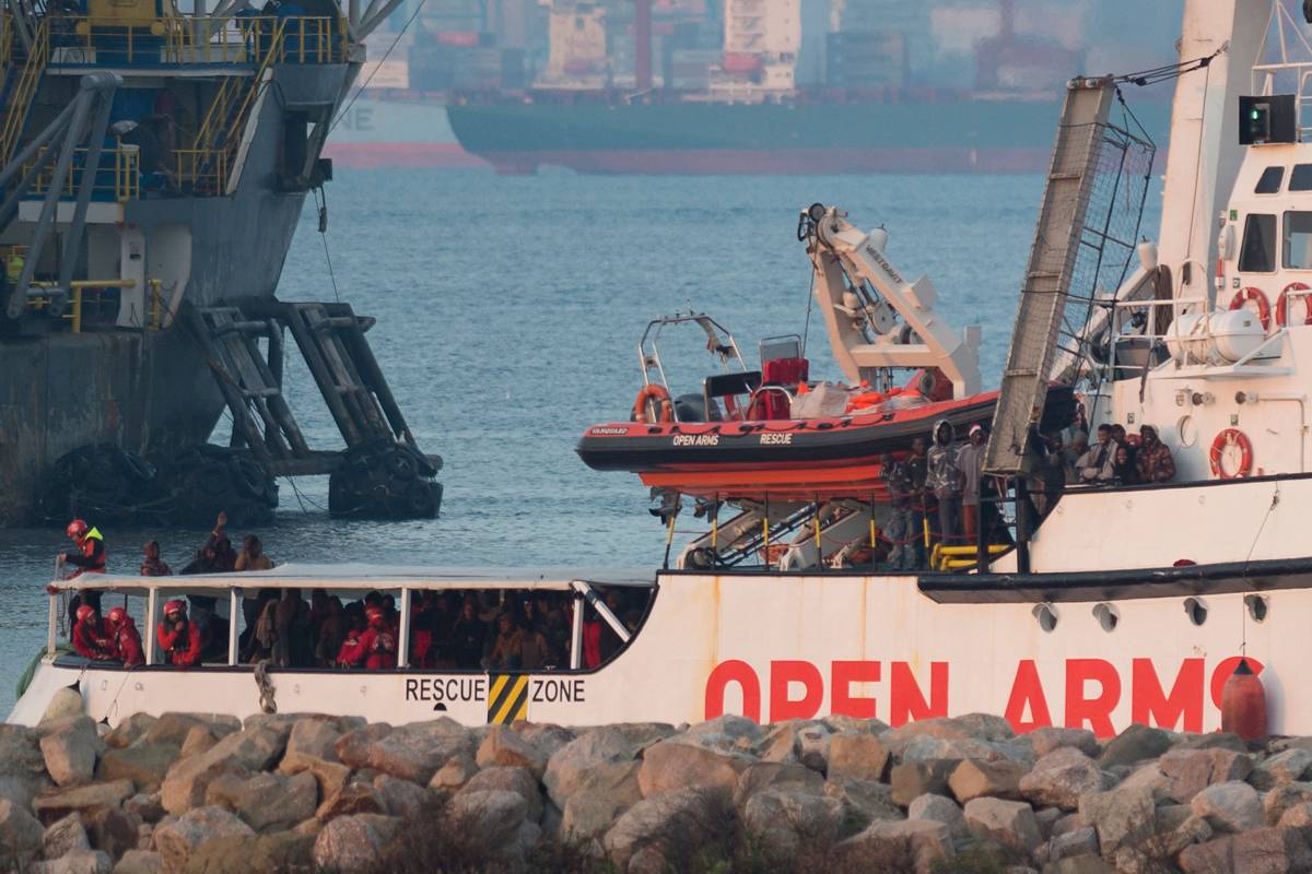"Migranti? La richiesta di asilo possibile anche dalle navi ong"