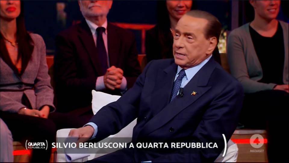 Berlusconi affossa il premier: "Conte è solo un burattino"