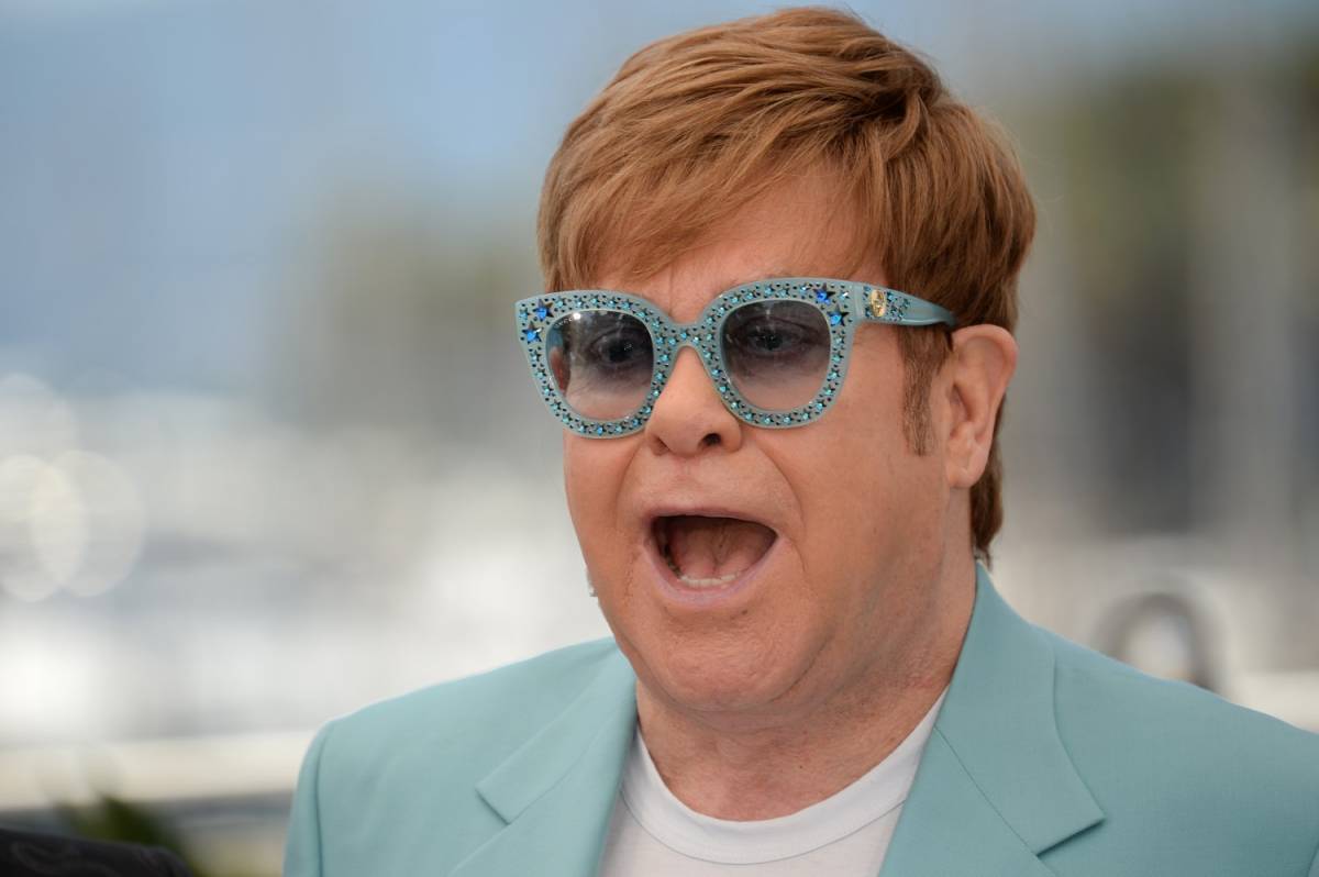 Elton John: "Sono rimasto vergine fino a 23 anni"