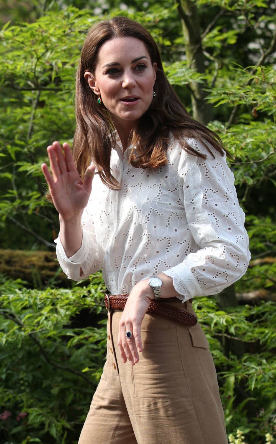 Kate Middleton, perché ha sempre cerotti sulle dita?