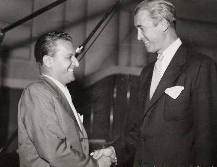 Il re del doppiaggio Gualtiero De Angelis, a sinistra, e l’attore Gary Cooper