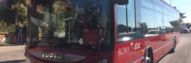 Roma, ancora un autista aggredito: è caccia a due ragazzi