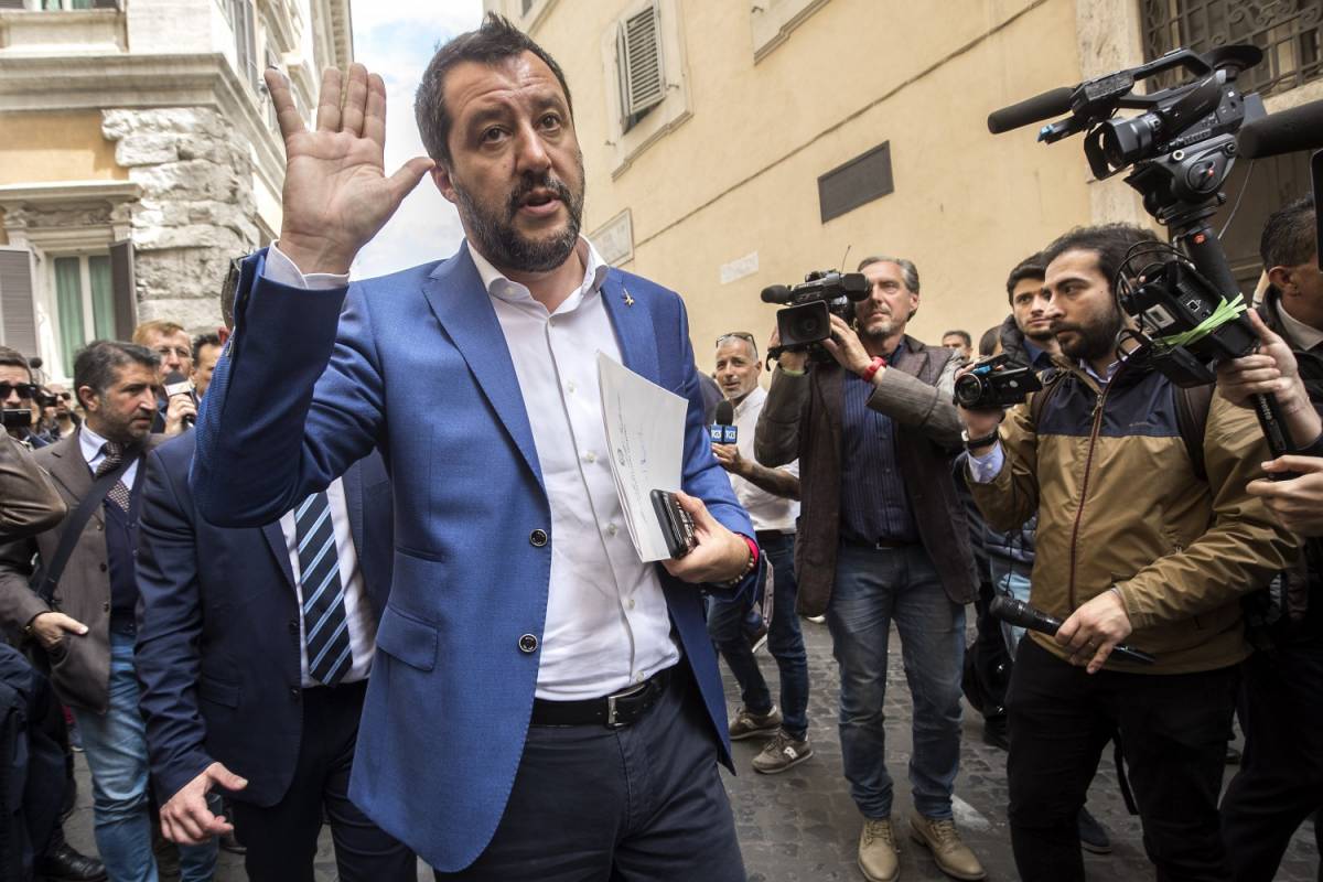 La "famiglia allargata" di papà Salvini: "Devo sfamare sessanta milioni di italiani"