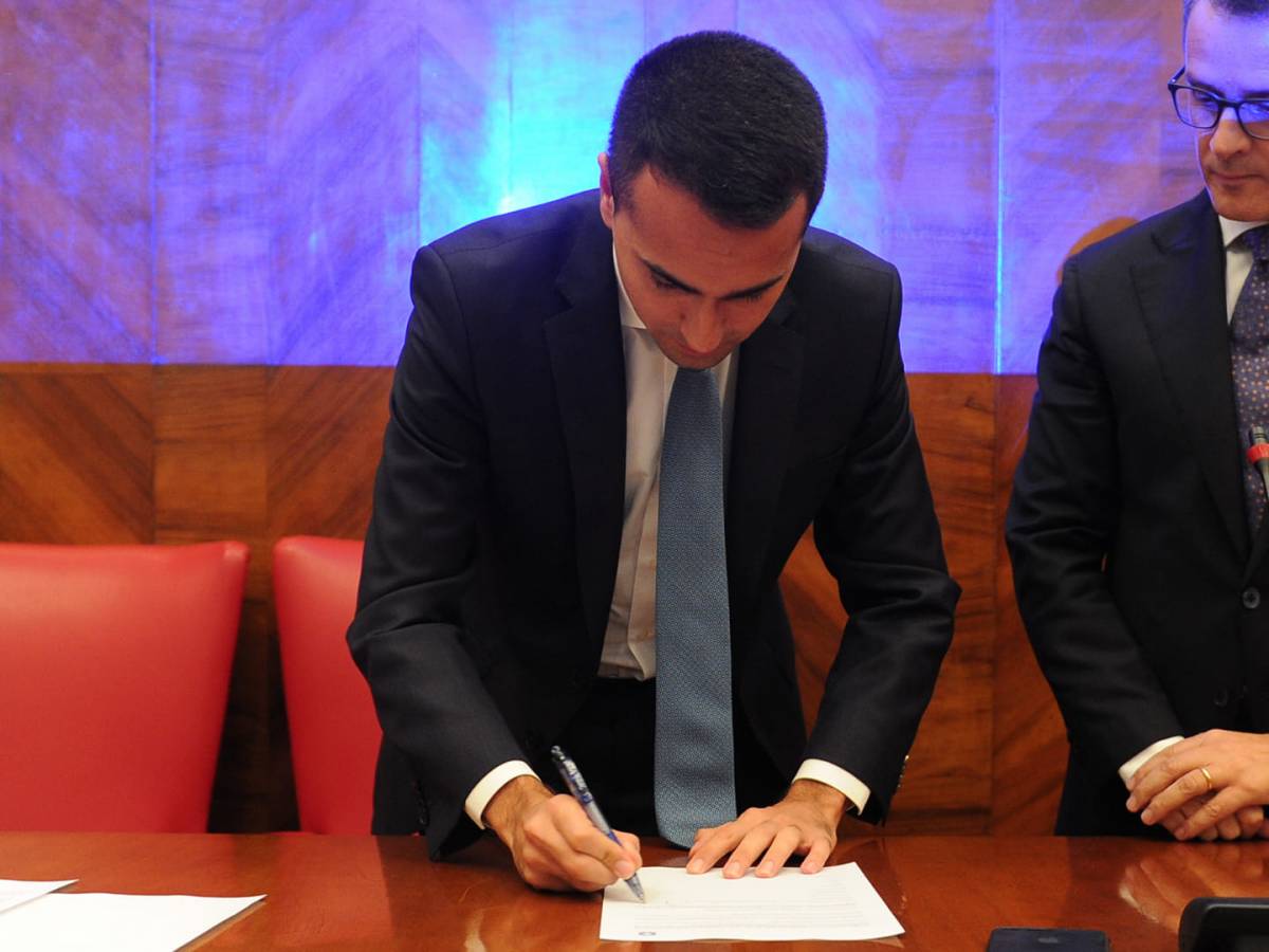 Altro fallimento per Di Maio: la Whirlpool chiude a Napoli