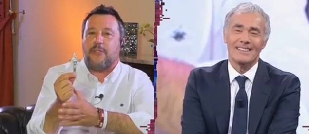 Salvini tira fuori crocifisso e parla di San Benedetto