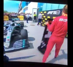 Vettel contro i commissari, poi il dispetto ad Hamilton