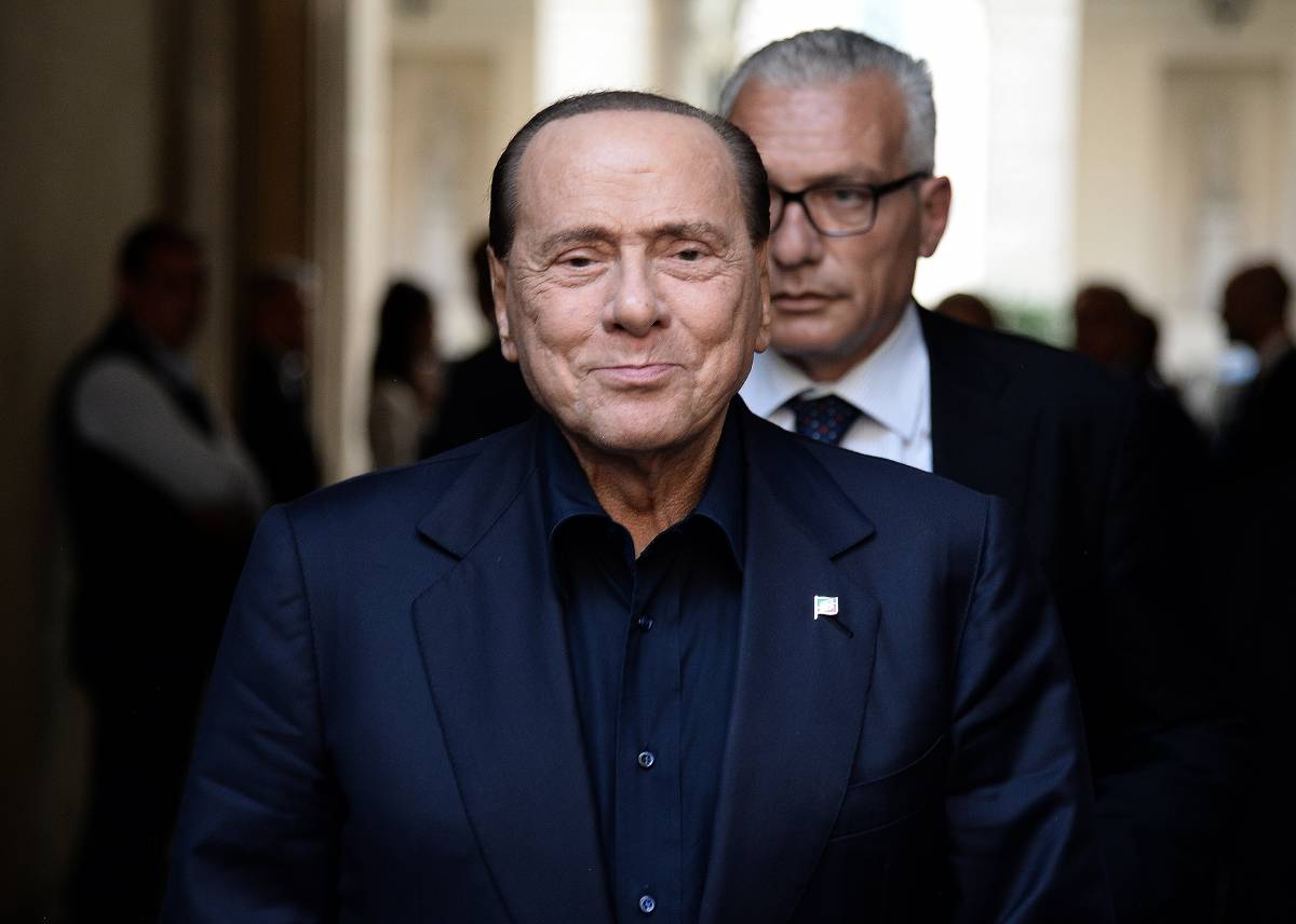 Berlusconi: "Sciogliere Csm e aprire commissione d'inchiesta sulle procure"
