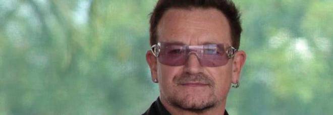 Coronavirus, gli italiani al balcone protagonisti del videoclip di Bono per l'Italia