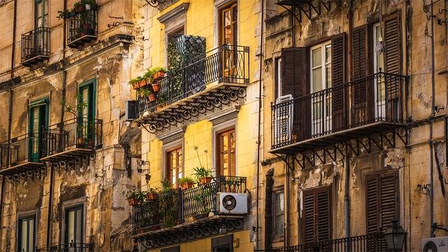 Palermo, per 50 anni acqua e affitti non pagati nelle case popolari