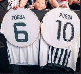 Juventus, Pogba fa sognare i tifosi: il francese posta maglia bianconera sui social
