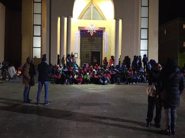 La protesta pro migranti che non scalda il cuore di Lampedusa 