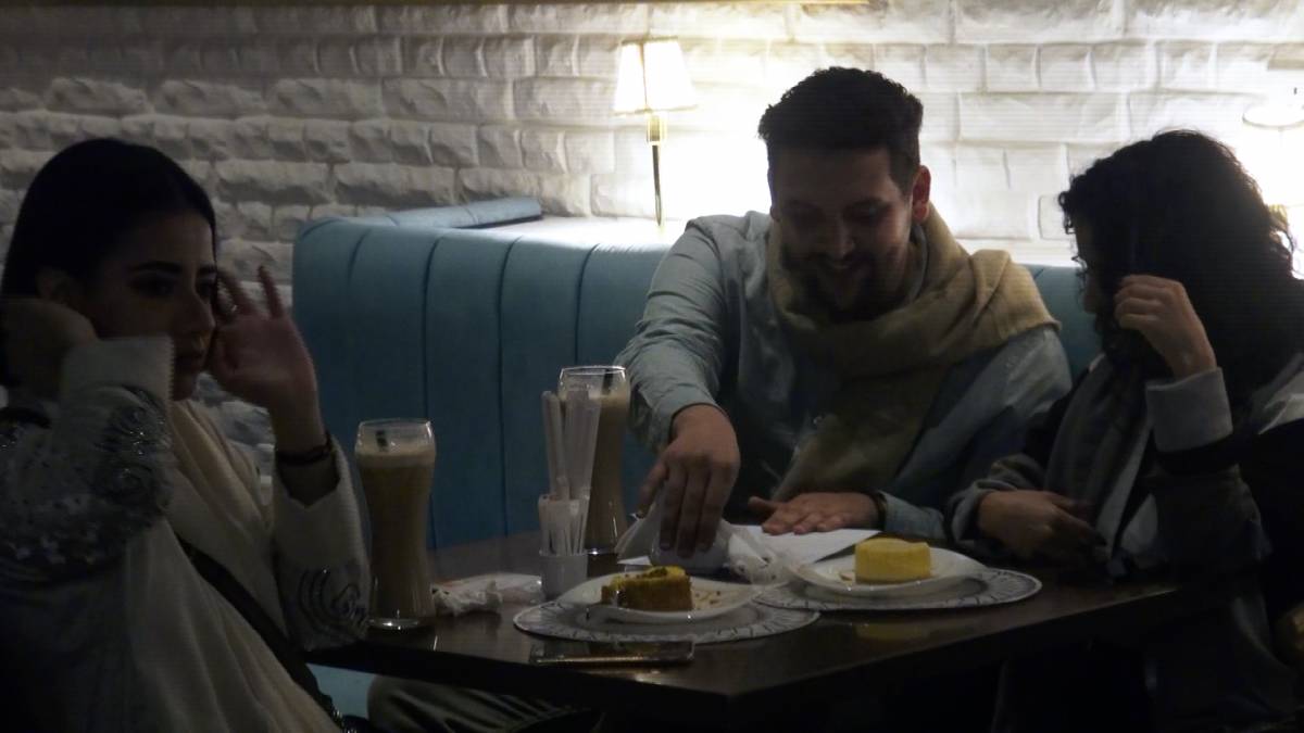 Bar, musica e niente velo. La movida nascosta a Riad