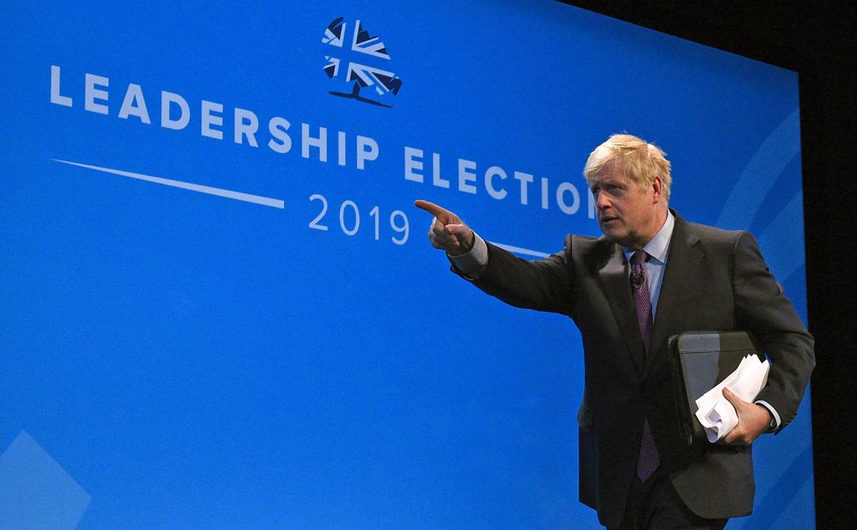 Boris Johnson vuole che i migranti studino l'inglese
