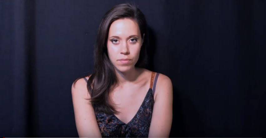 L'attrice racconta su YouTube: "Sono stata stuprata a 15 anni"