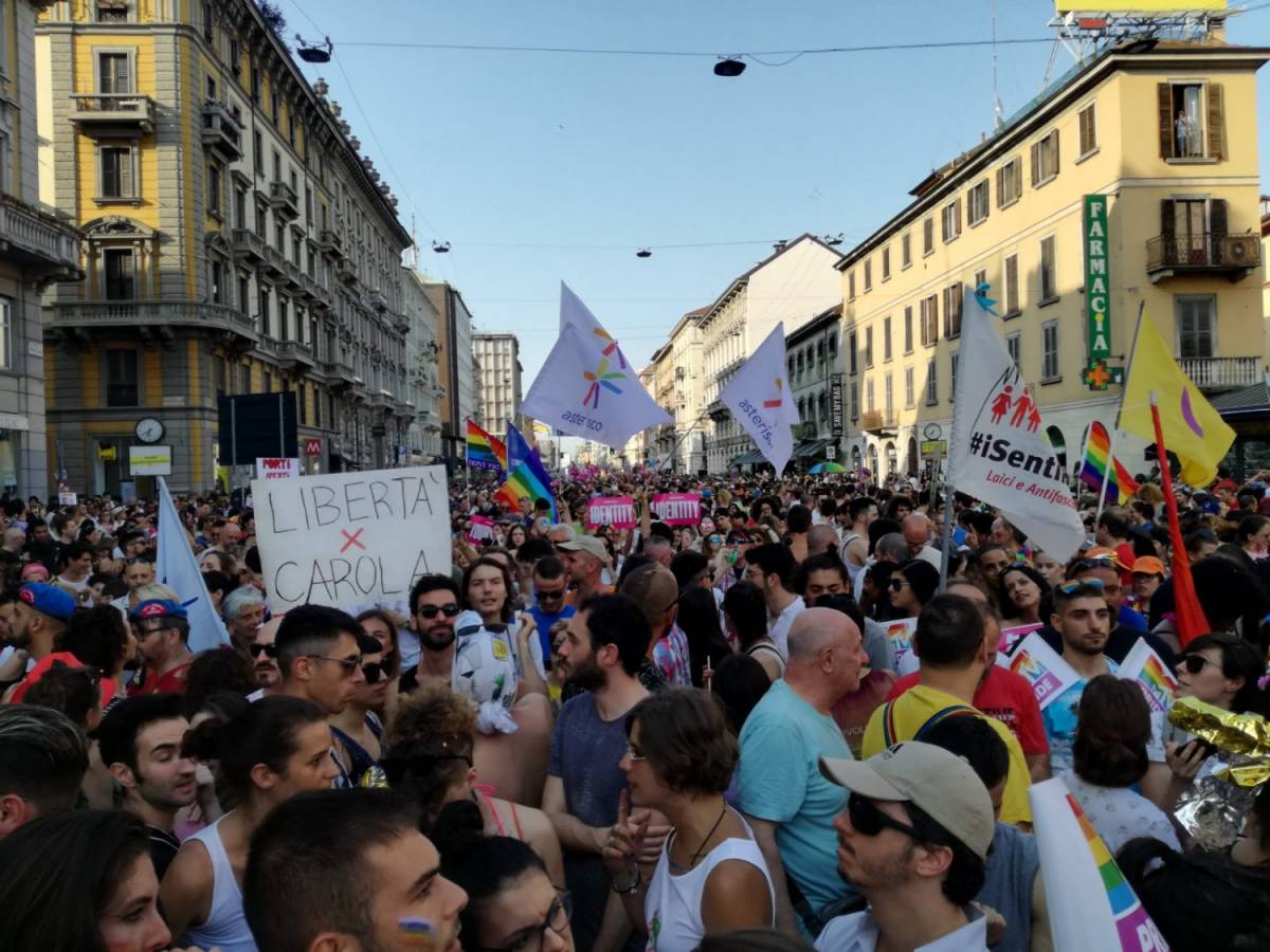 Il Comune di Palermo si schiera con Rackete "Salvare vite non è un crimine"